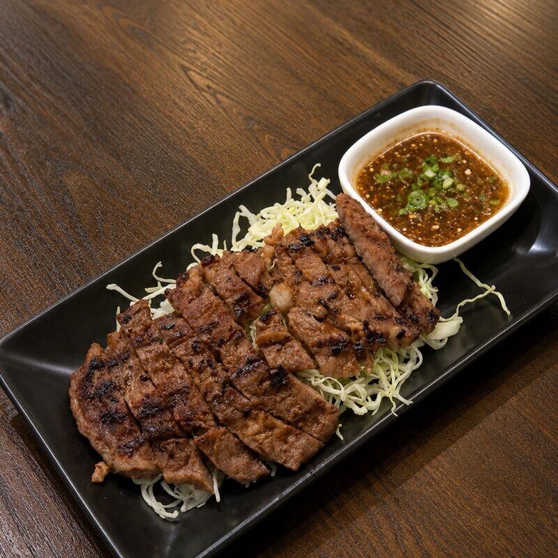 Neau Yang (Grilled Beef) 